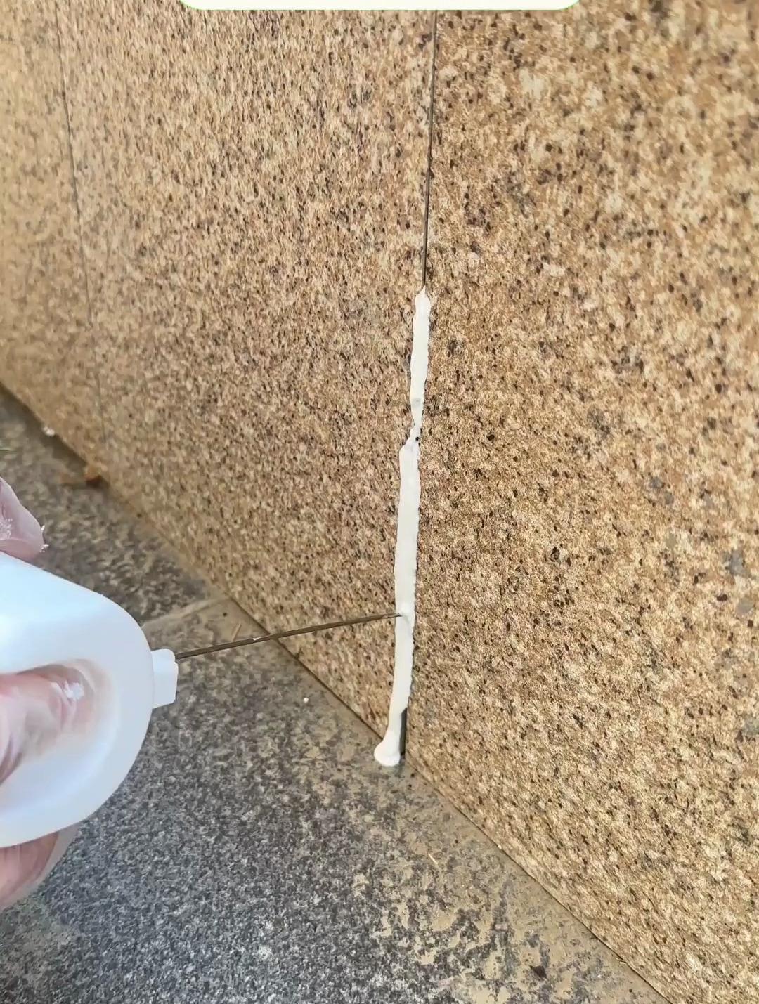 瓷砖空鼓胶到底起不起作用呢怎么办(瓷砖空鼓胶到底起不起作用呢怎么办视频) 瓷砖空鼓胶到底起不起作用呢怎么办(瓷砖空鼓胶到底起不起作用呢怎么办视频)